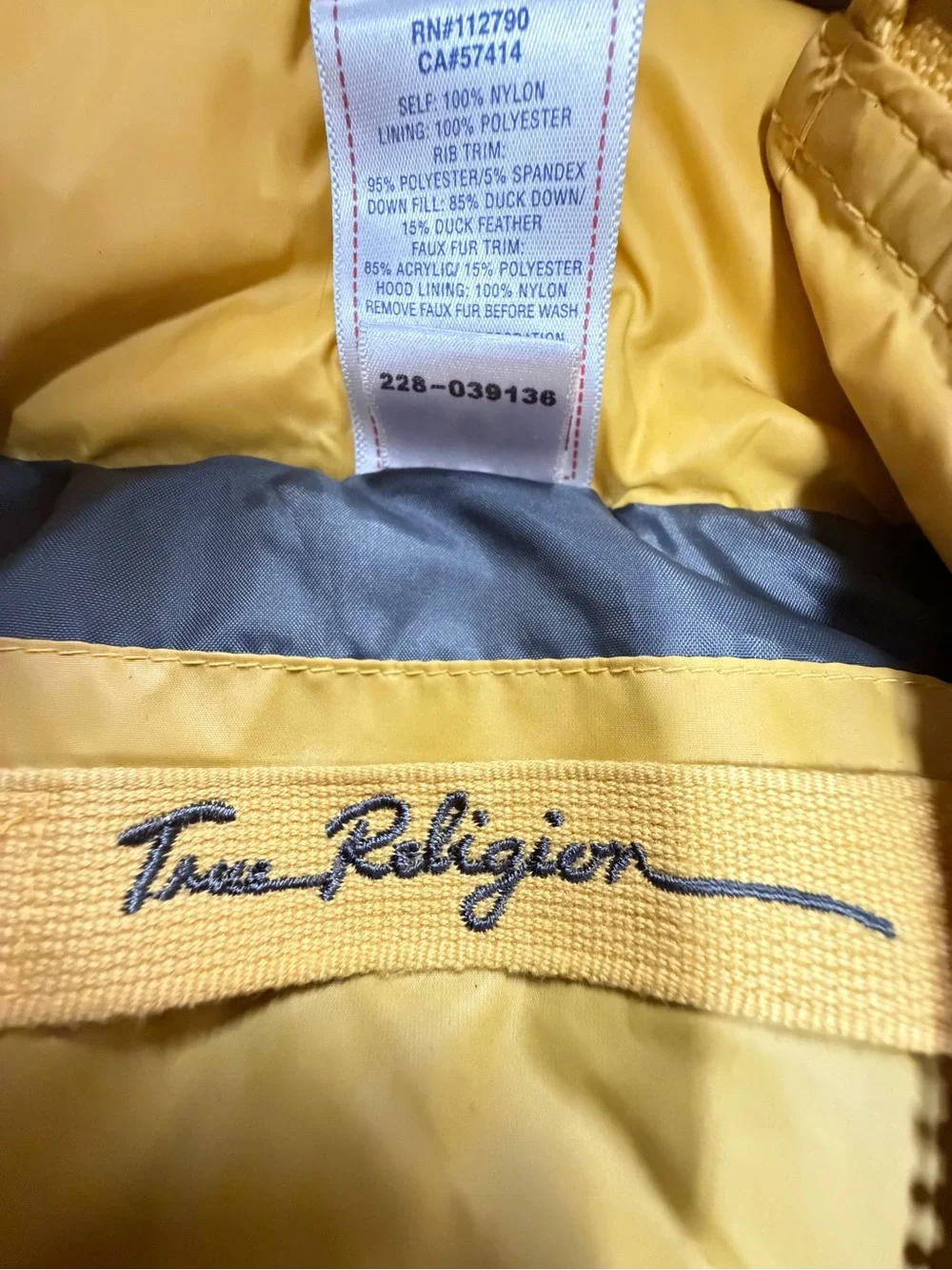 True Religion Men’s Down Puffer Vest Hooded Faux Fur Yellow Size M  B320